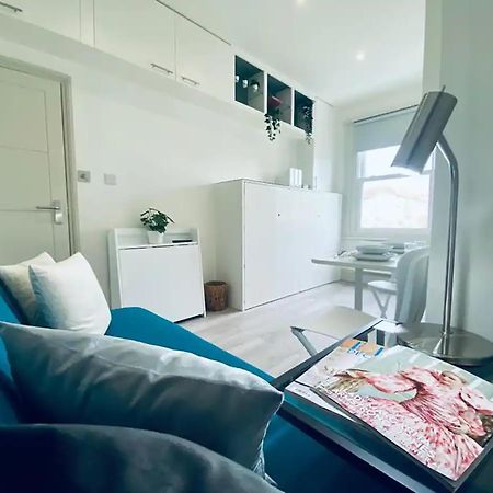Apt 08 Beachside Beauty Central Studio Steps From Cafes Brighton Dış mekan fotoğraf