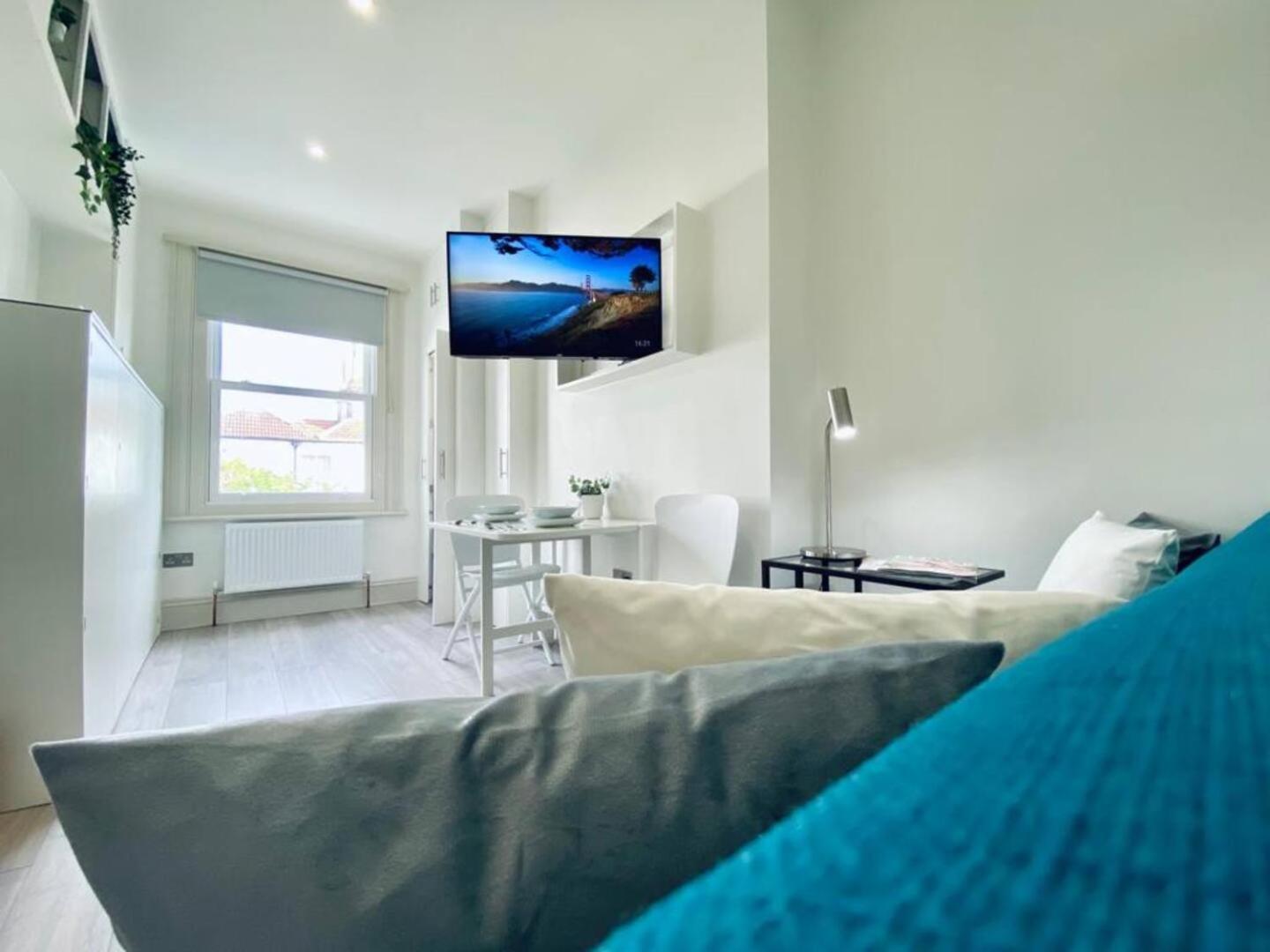 Apt 08 Beachside Beauty Central Studio Steps From Cafes Brighton Dış mekan fotoğraf