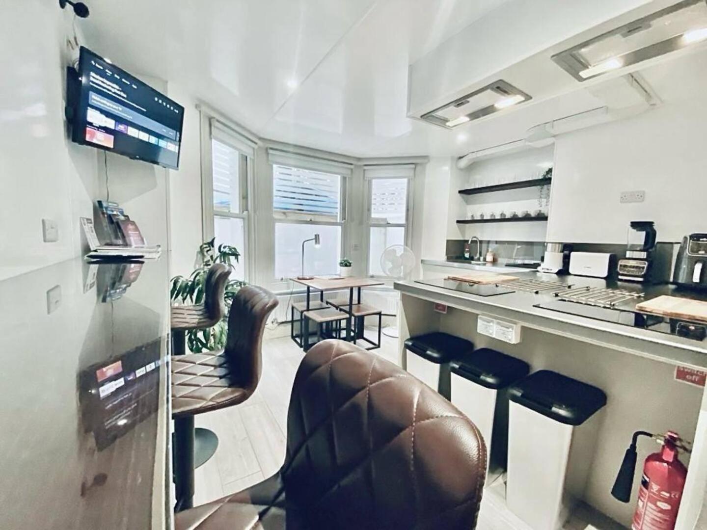 Apt 08 Beachside Beauty Central Studio Steps From Cafes Brighton Dış mekan fotoğraf