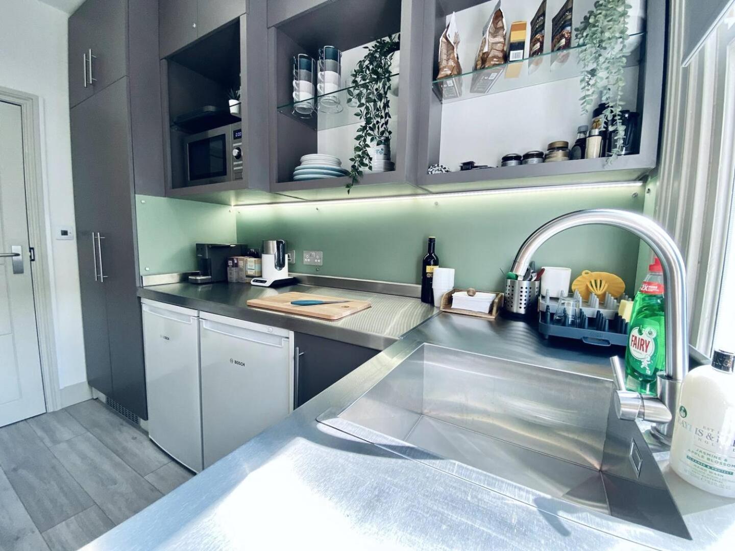 Apt 08 Beachside Beauty Central Studio Steps From Cafes Brighton Dış mekan fotoğraf